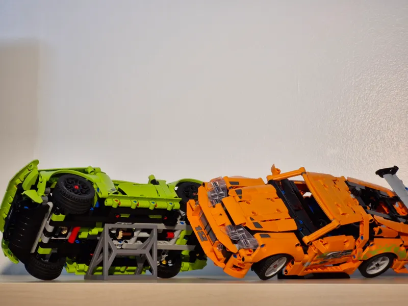 Minimal Angled Display Stand for Legò Model Car 
