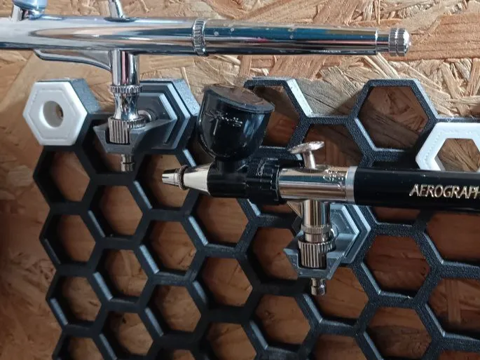 Honeycomb storage wall airbrush qickconnect holder