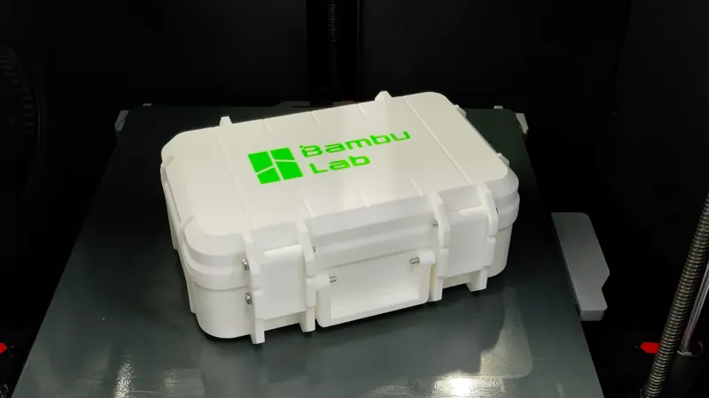 Very Tough Small ToolBox 高强度的小型工具箱
