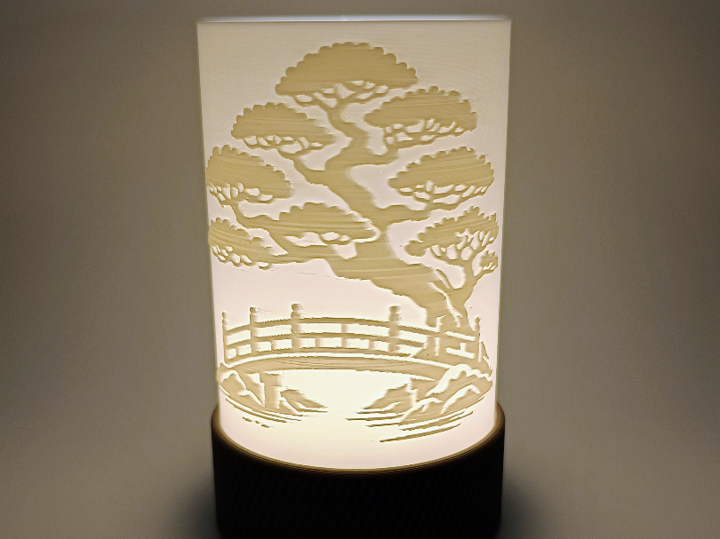 Zen-Windlicht "Brueckenbonsai" fuer stille Orte