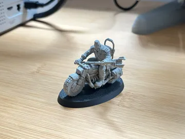 Escenografía en miniatura: Grimdark Wasteland Soldiers Biker — vista de referencia 3