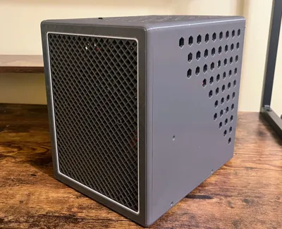 NasHole (A Small Form Factor SFF NAS / PC case)