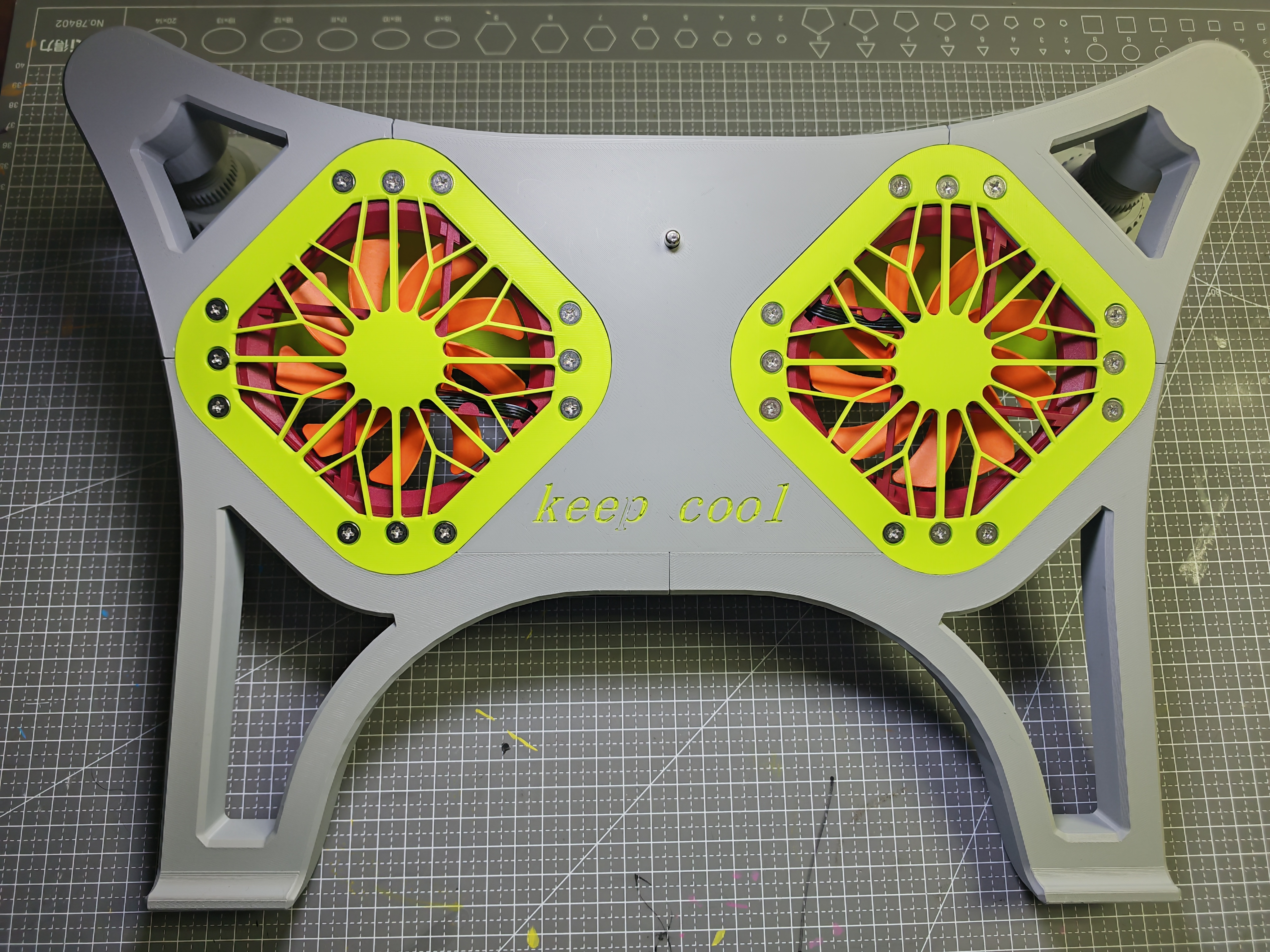 Miniatura 1 do modelo 3D 笔记本温控散热底座/笔记本支架