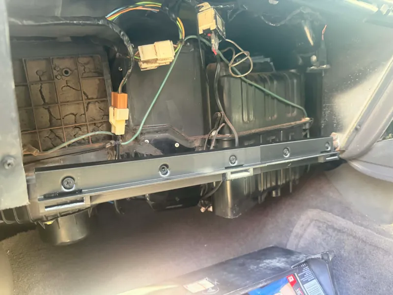 Dodge Ram 2nd Gen Glovebox Hinge