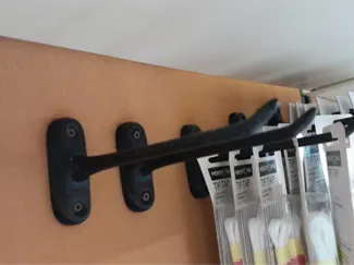 gancio curvo espositore