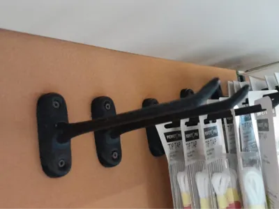 Curved Display Hook