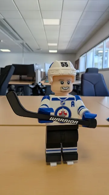 Pieza para disfraz o exhibición: Mark Scheifele #55 – Hockey Legend | By @loops_3D — vista de referencia 3