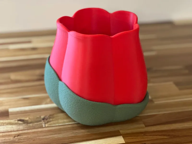 Rosebud Planter with drip tray - exposed infill