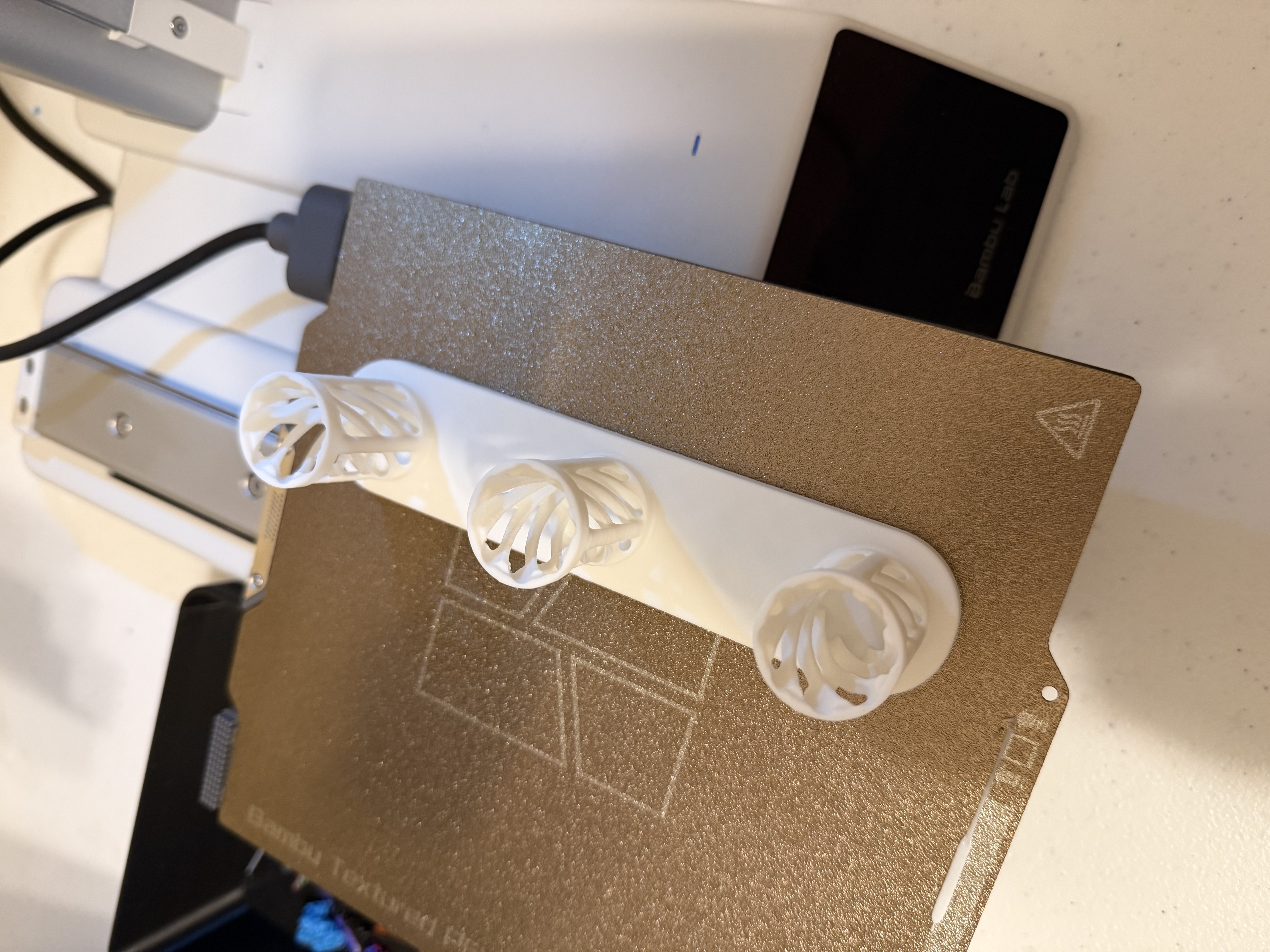 Miniatura 12 do modelo 3D Key Hanger V2 - Impossible Passthrough