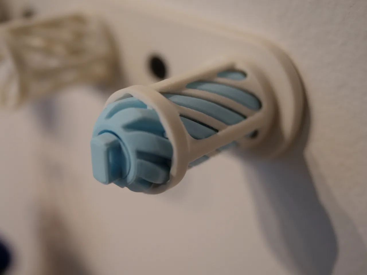 Key Hanger V2 - Impossible Passthrough view 3