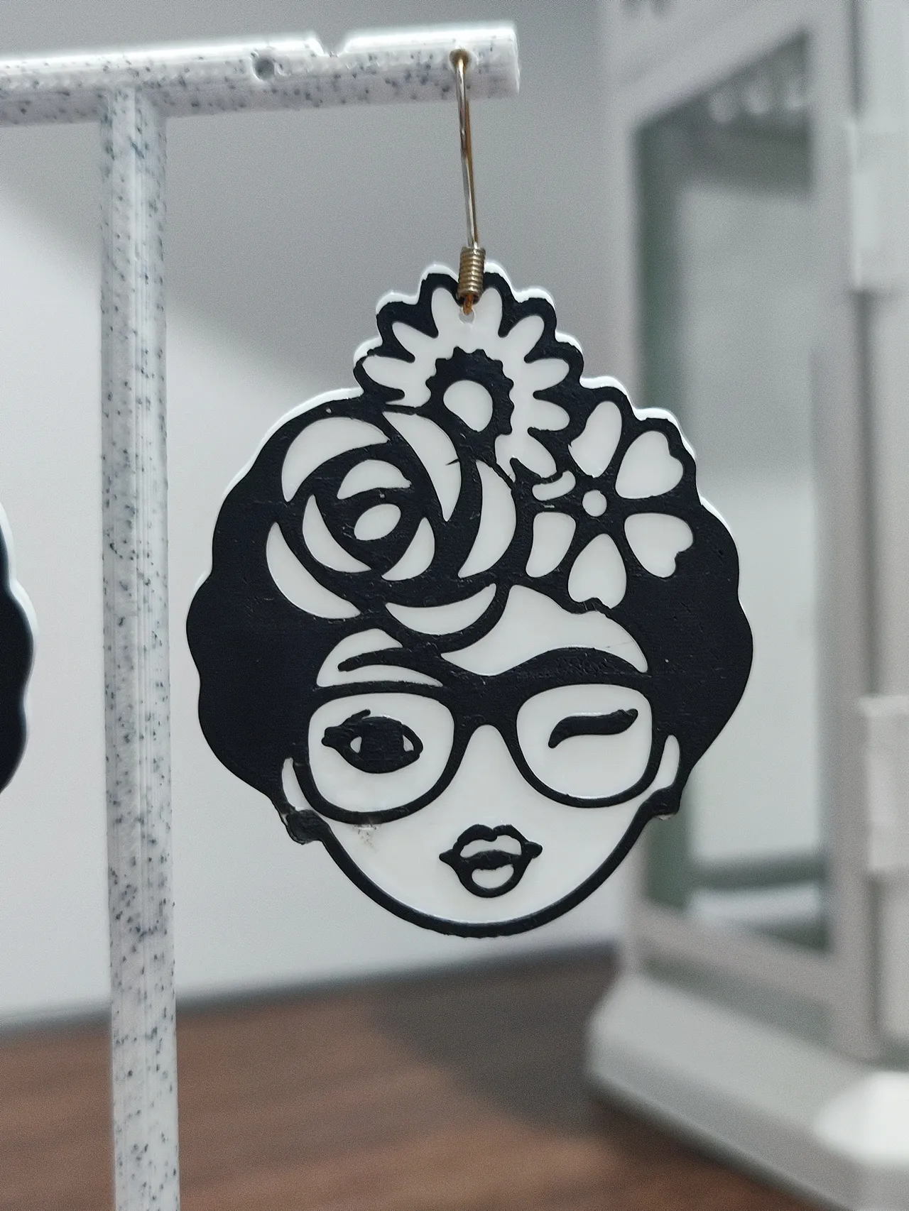 Aretes Frida Wink view 4