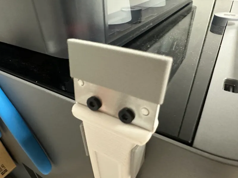 Simple scraper blade cover