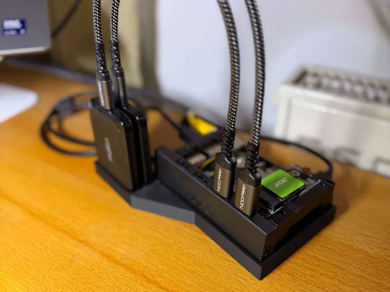 Raspberry Pi Case Station incl. USB Hub and SSDs