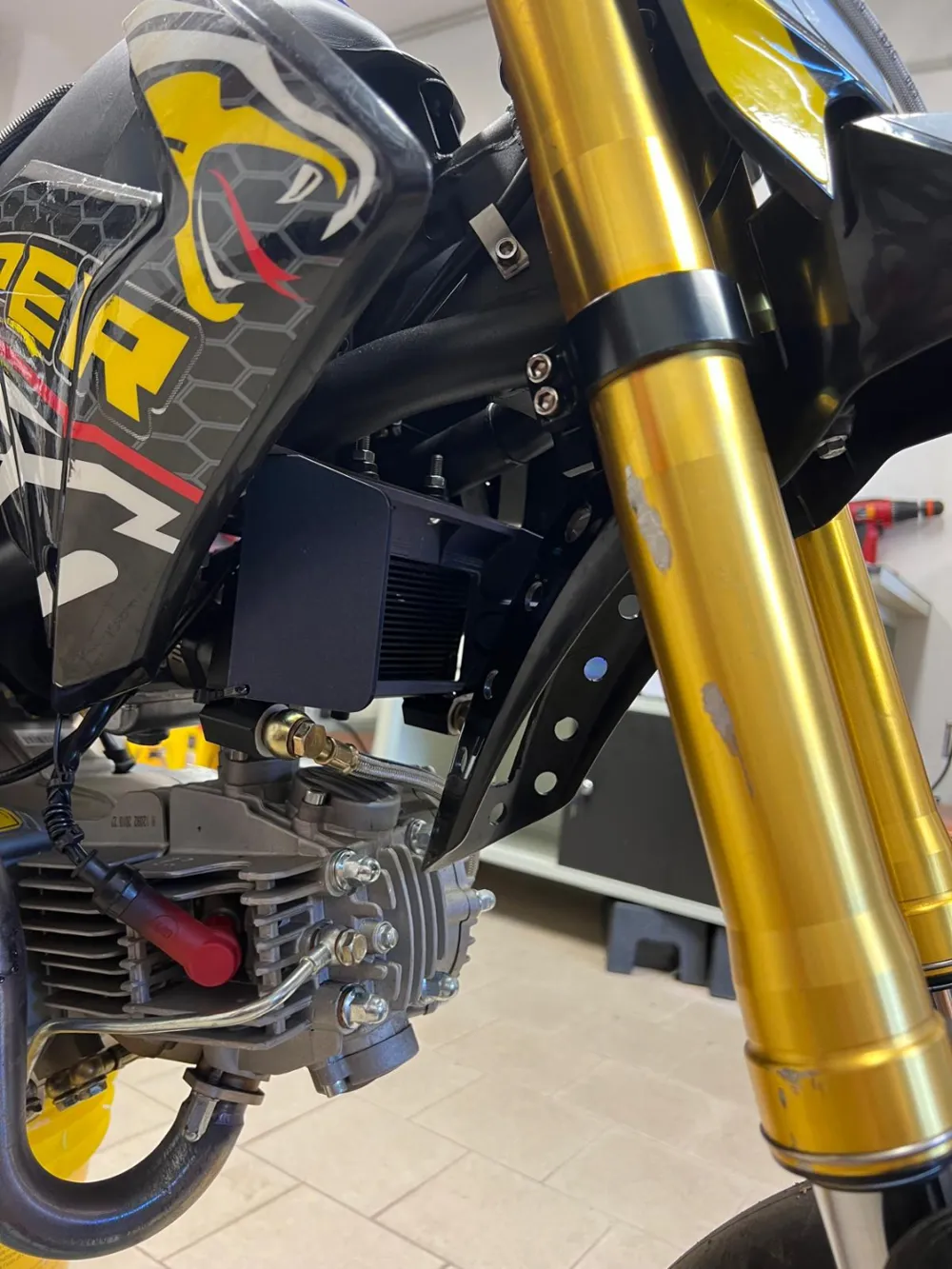PITBIKE RADIATOR MANIFOLD-RADIATOR CONVEYOR - Free 3D Print Model ...
