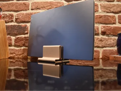 Minimalistic Floating Laptop Stand