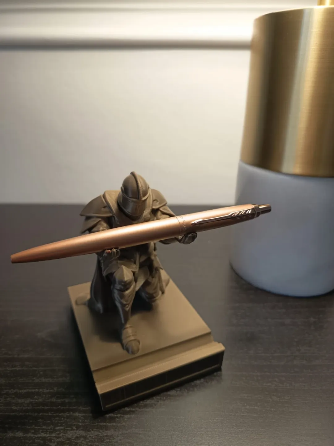 Knight of the Quill Portapenne Cavaliere Medievale view 2