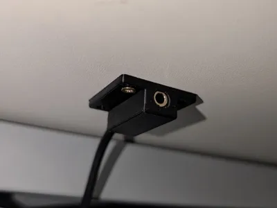 3.5mm Aux Desk Mount (J&D)