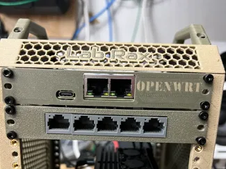 DFROBOT CM4/4 Router