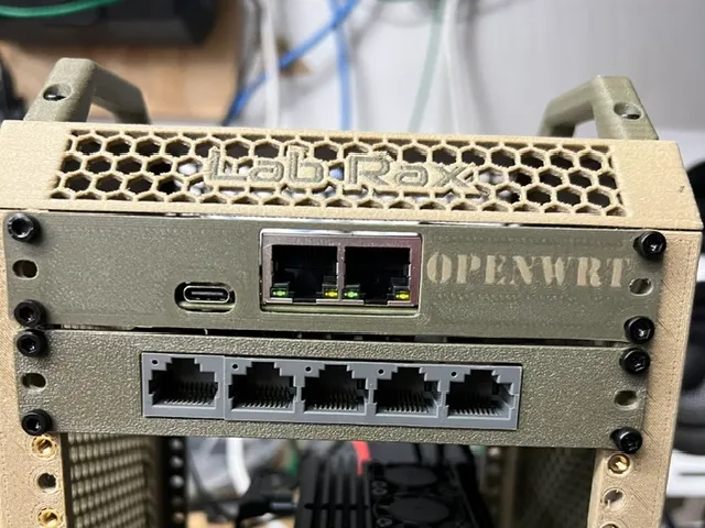 DFROBOT CM4/4 Router