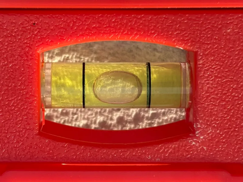 Spirit level spare bubble container