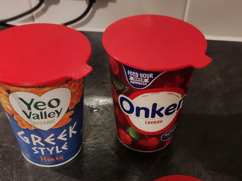 Easy open yoghurt pot lid