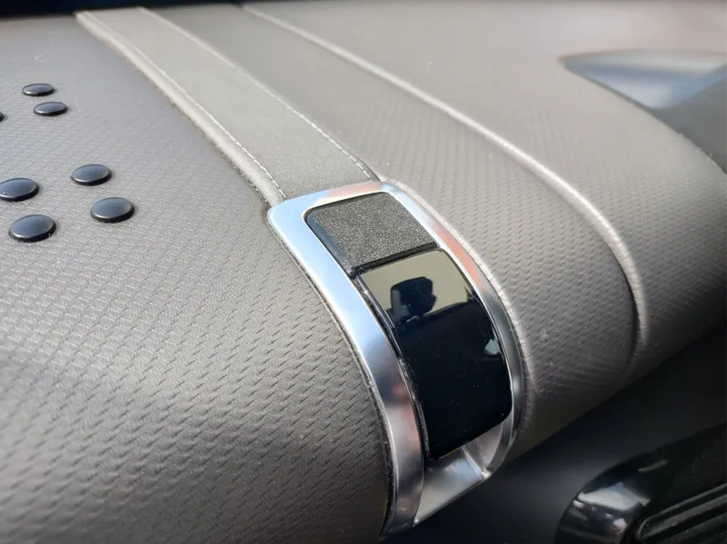 Citroen C4 Cactus (2015-2017) Glove box trim plug