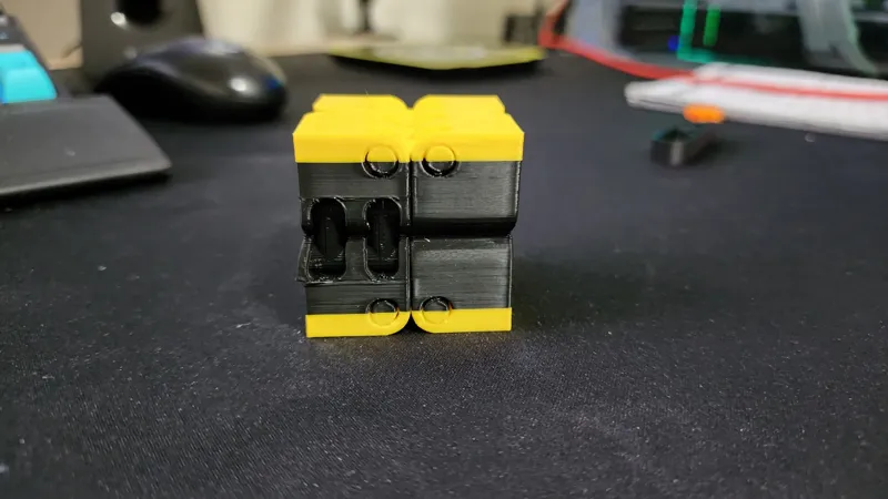 Clickity Clack Infinity Cube