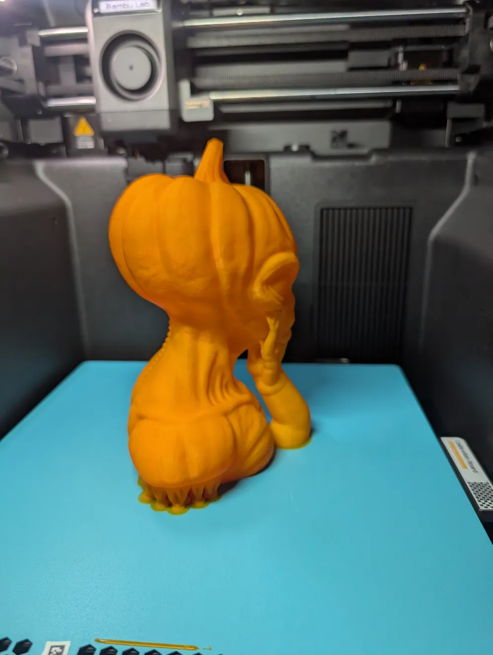 Pumpkin Alien Bust - Free 3D Print Model - MakerWorld