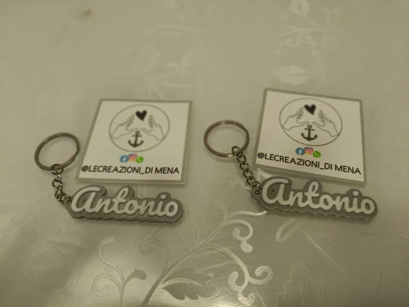 PORTACHIAVI PARAMETRICO CON NOME
