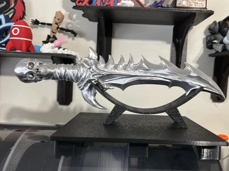 Dagger holder