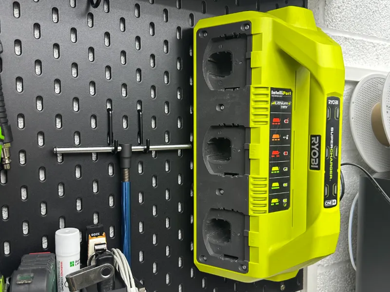 Ikea Skadis Charger mount (wall) for Ryobi 6 Port