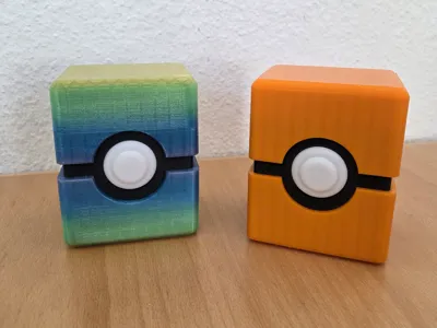 Pokéball-Themed Deckbox (60 Cards Double-Sleeved)