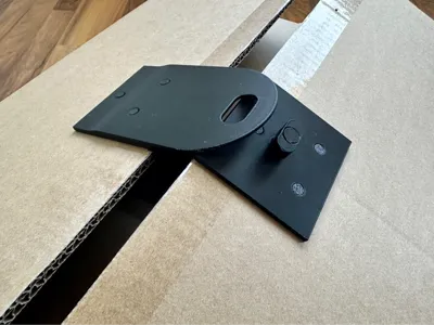 Fastener for cardboard boxes