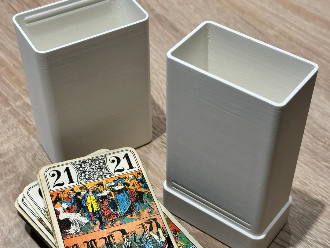 Customizable generic card box