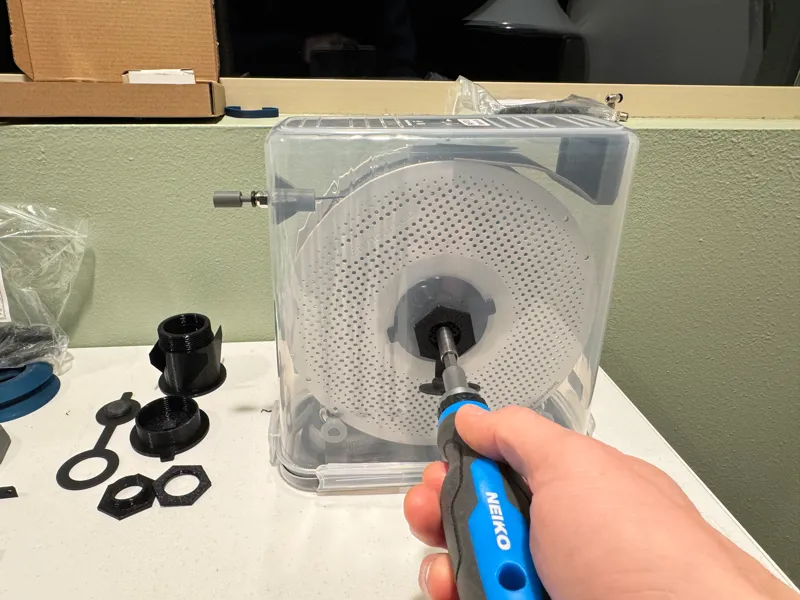 Rewinder & desiccant for cereal filament dry box