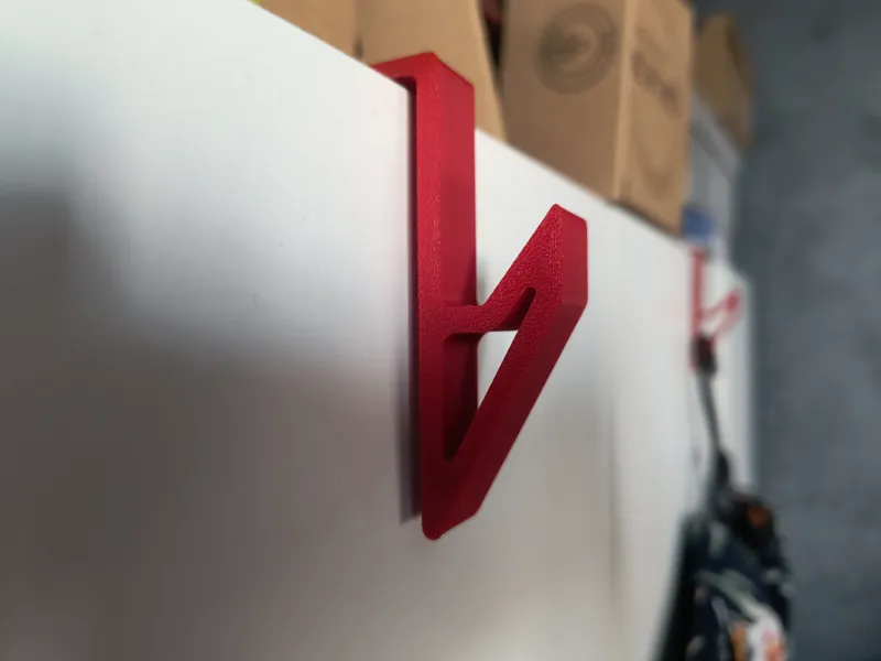 Wardrobe door hanger 18 mm thick