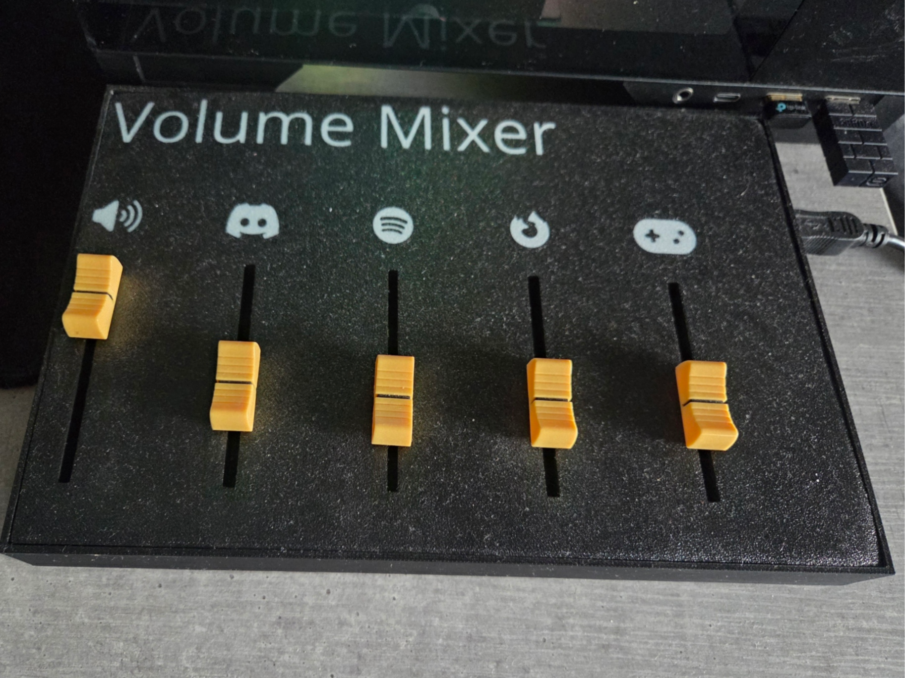 Desktop 5-Channel Volume Mixer – Control the sound