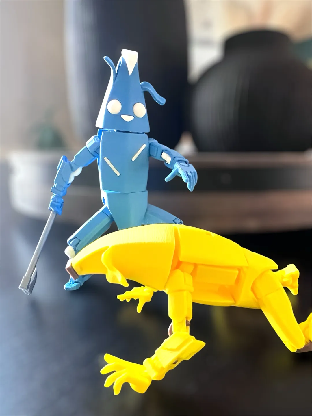 Polar Peely 13 - Fortnite Figure view 4