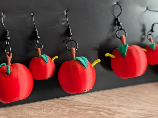Apple w Emerging Worm Earrings (0.2mm nozzle) v2.0