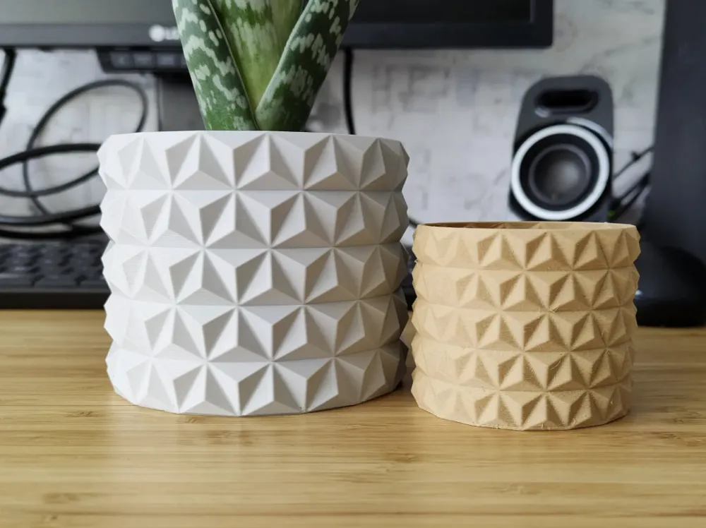 Triangle Color Pot Triangle flower pot by user_949171281 - MakerWorld