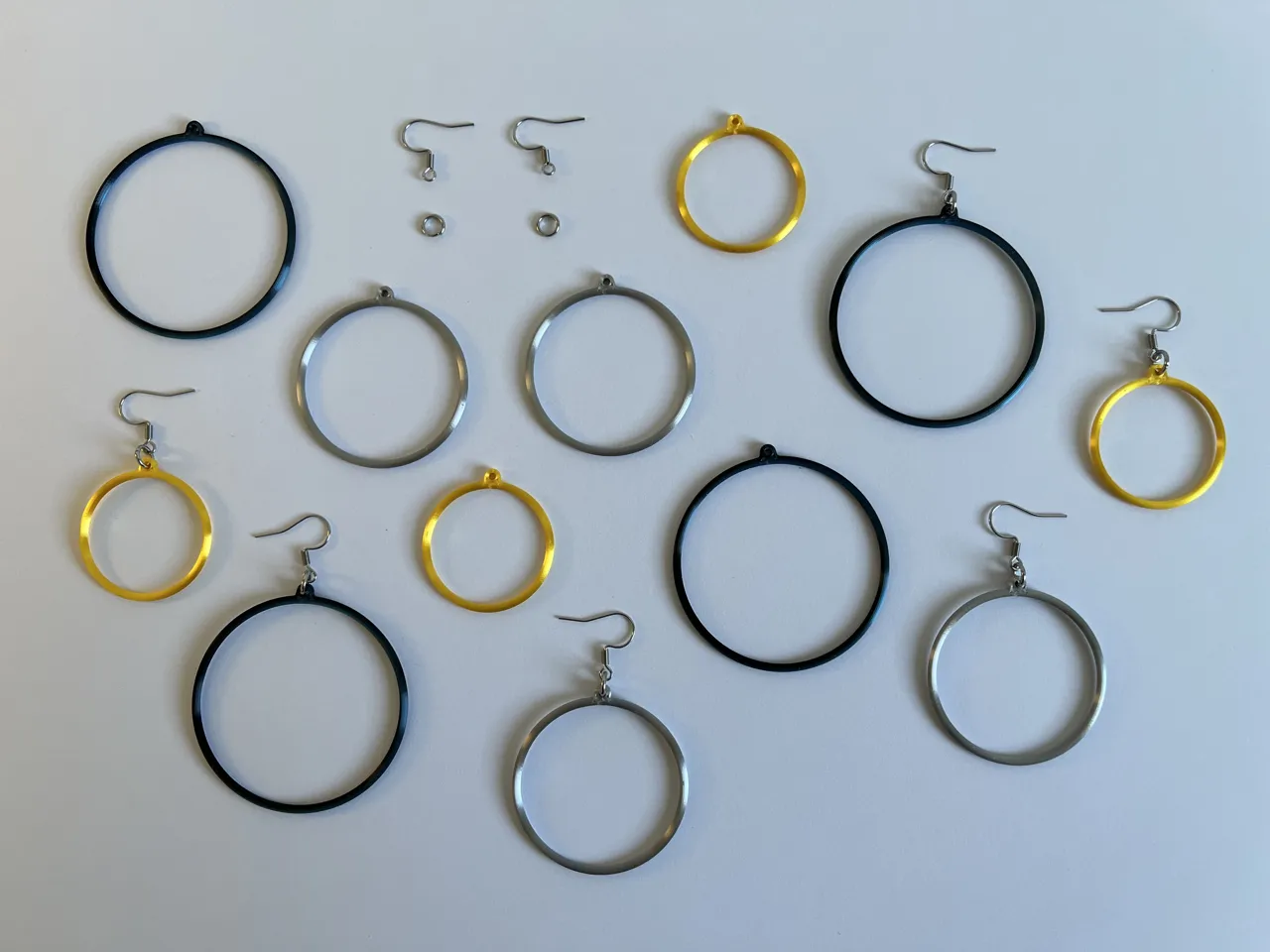 Hoop Earrings (Parametric) view 2