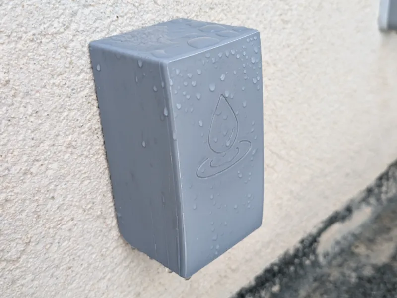Cache amovible sortie eau