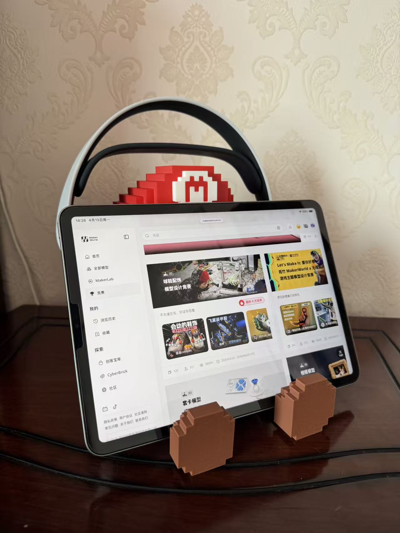 Pixel Mario phone and tablet extendable stand - Free 3D Print