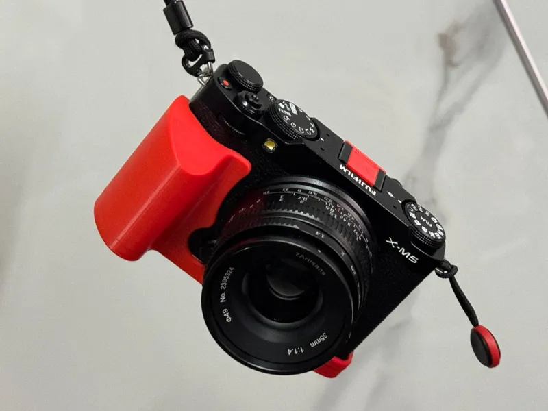 Fuji X-M5 L-grip