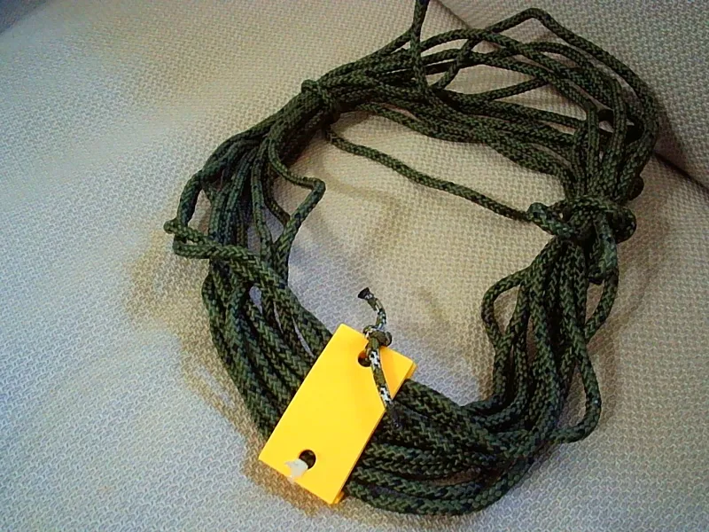 Paracord bundle clip