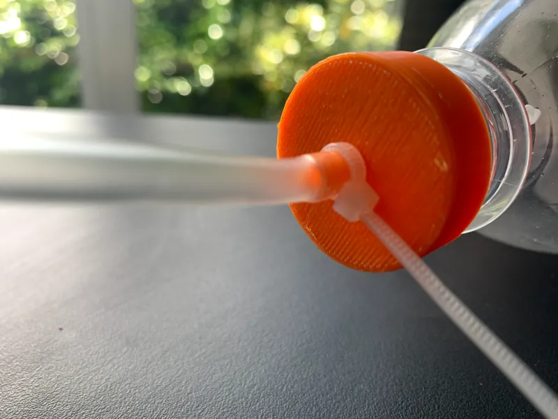 Bottle cap adapter for compressed air