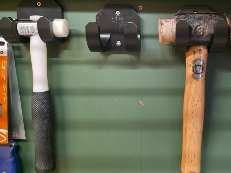 Hammer wall bracket 38mm Diameter