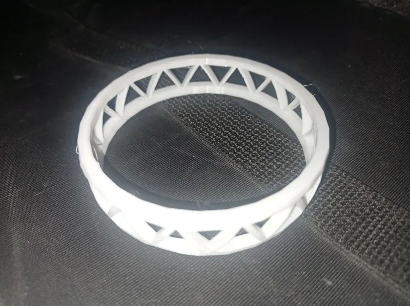 bracelet (closed)