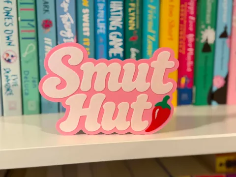 Estante o repisa: Smut Hut – Bookish Shelf Sign — referencia de MakerWorld