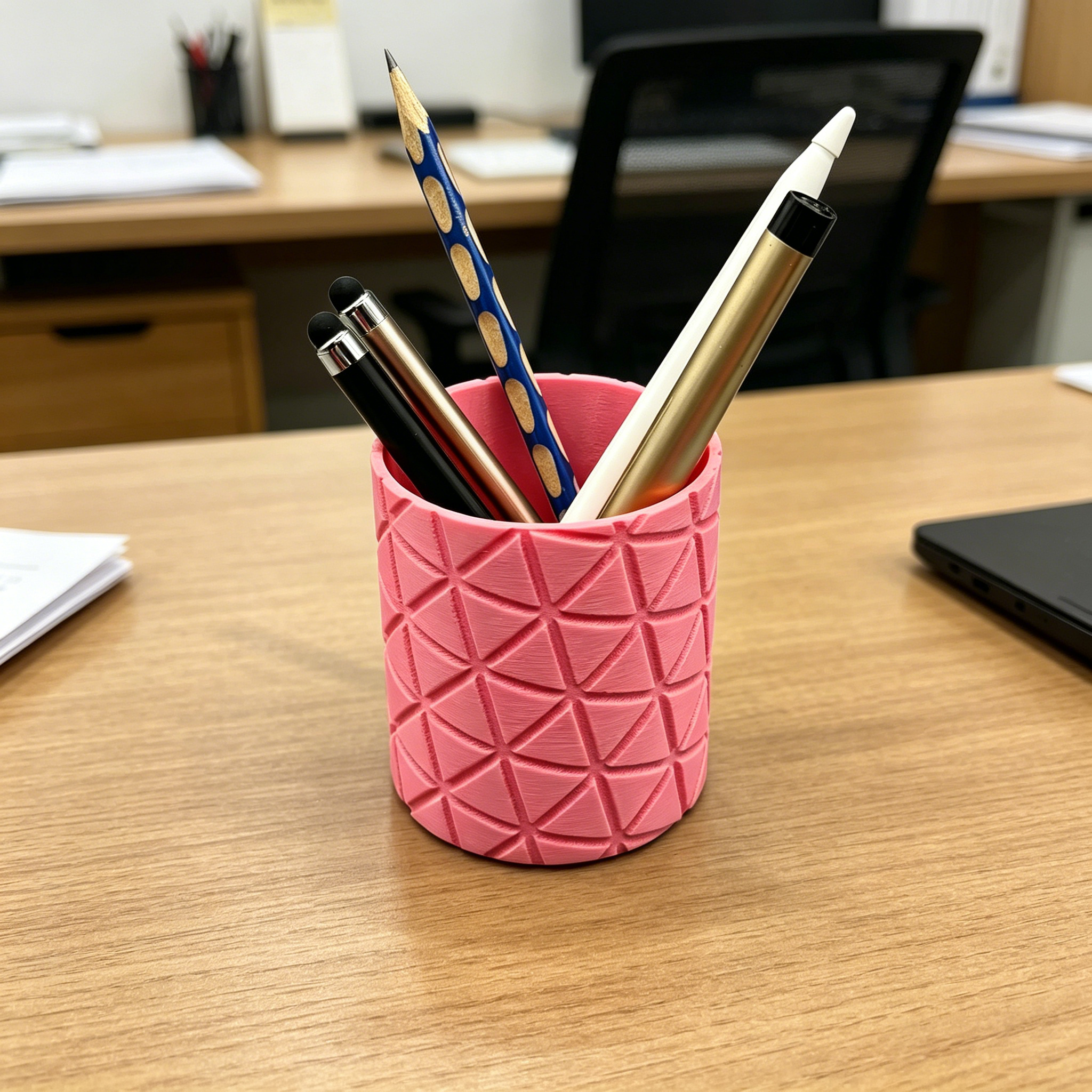 Miniatura 1 do modelo 3D 三角形纹理简约笔筒